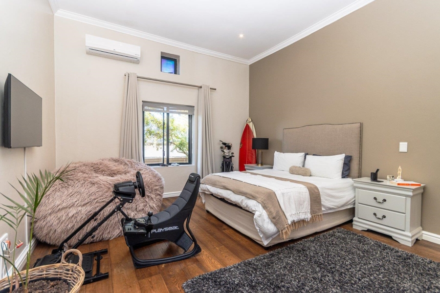 4 Bedroom Property for Sale in Atlantic Beach Golf Estate Western Cape